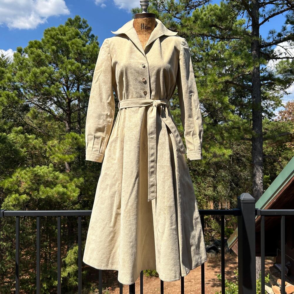 Vintage 60s/70s Tan Ultrasuede Pintuck Pleated Belted Faux Suede Dress + Pockets